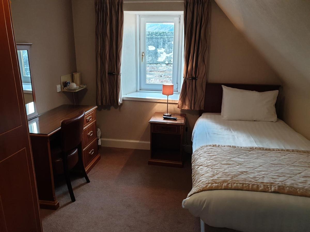Commercial Hotel Alness Extérieur photo